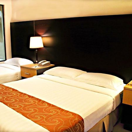 The Lake Hotel Tagaytay Tagaytay City Extérieur photo