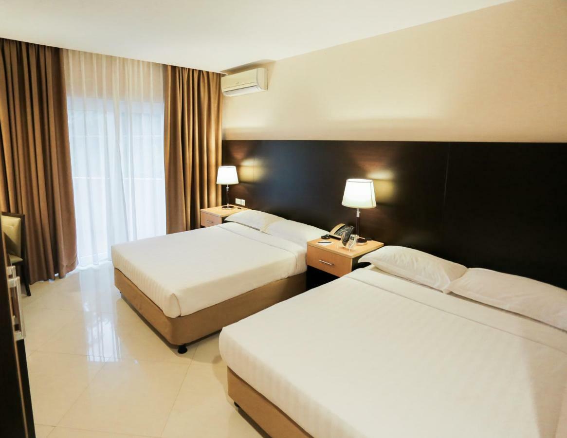 The Lake Hotel Tagaytay Tagaytay City Extérieur photo
