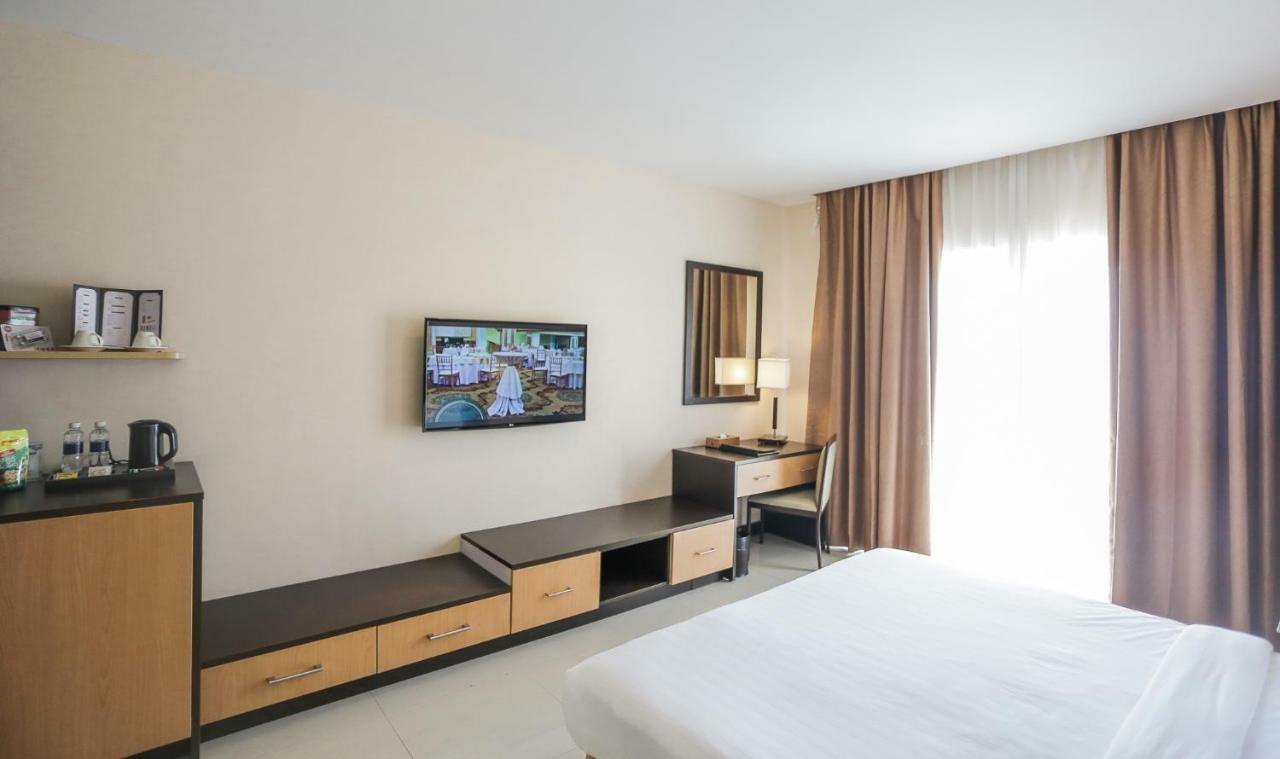The Lake Hotel Tagaytay Tagaytay City Extérieur photo