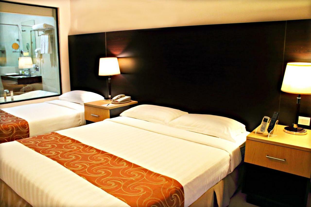 The Lake Hotel Tagaytay Tagaytay City Extérieur photo