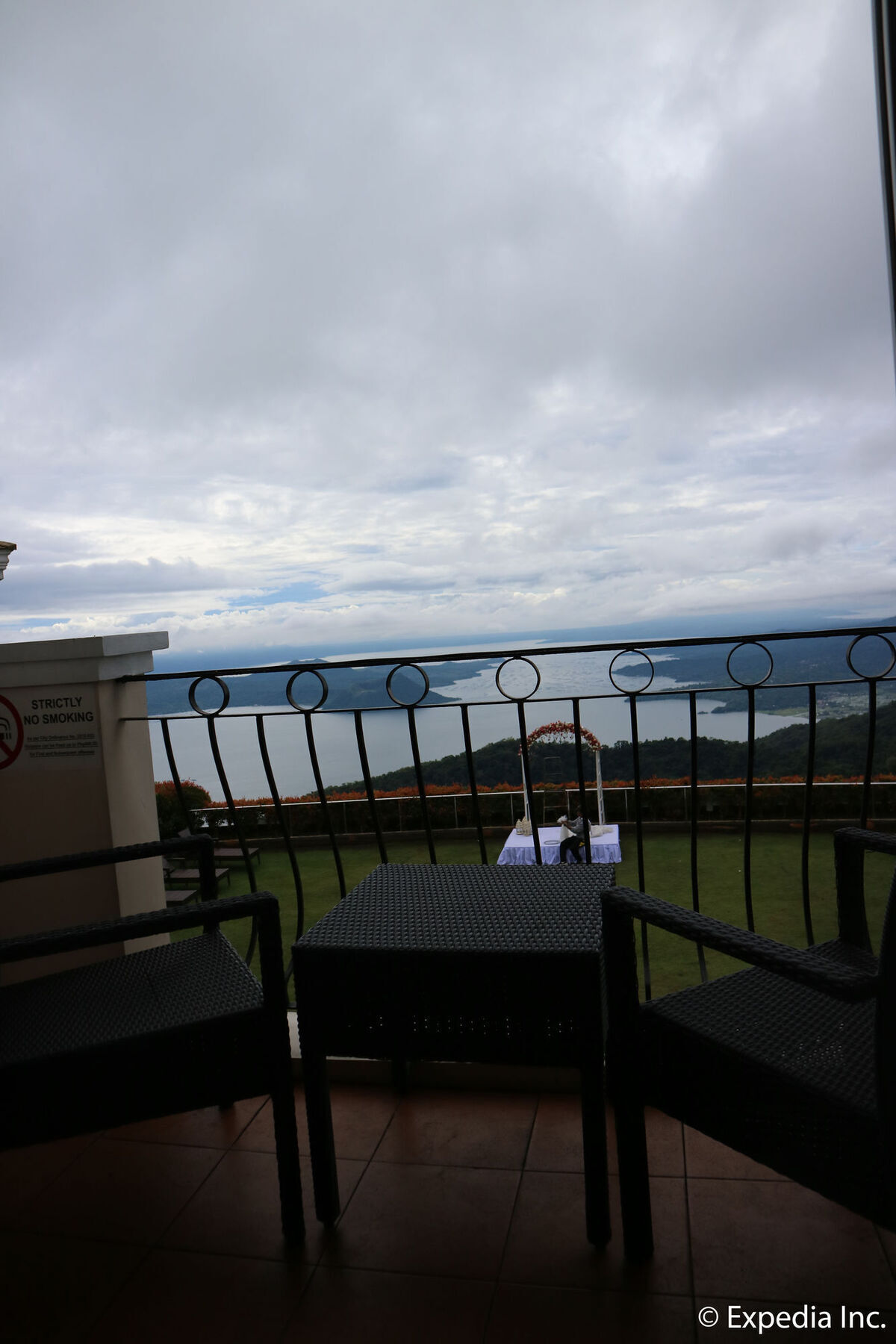 The Lake Hotel Tagaytay Tagaytay City Extérieur photo