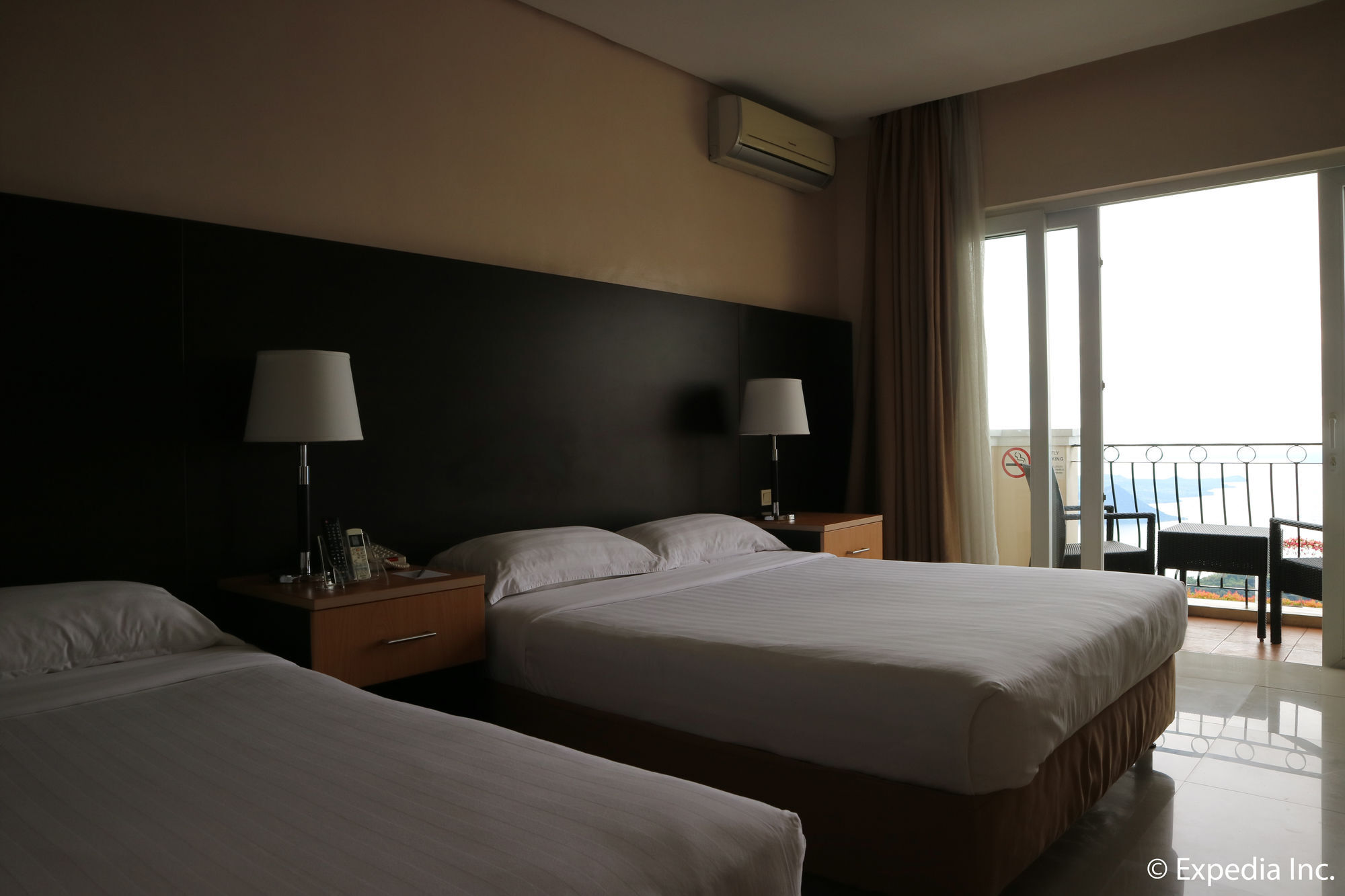 The Lake Hotel Tagaytay Tagaytay City Extérieur photo