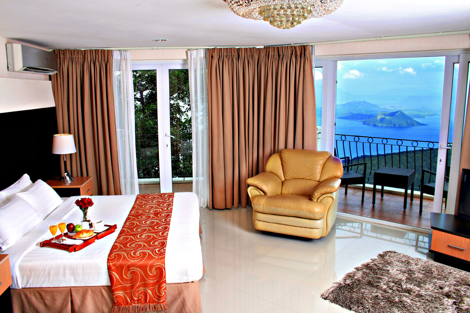 The Lake Hotel Tagaytay Tagaytay City Extérieur photo