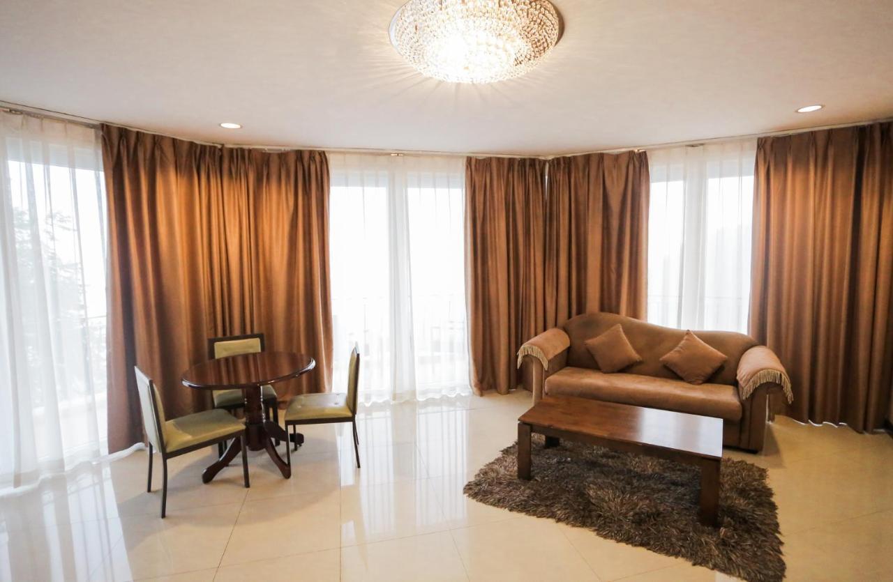 The Lake Hotel Tagaytay Tagaytay City Extérieur photo